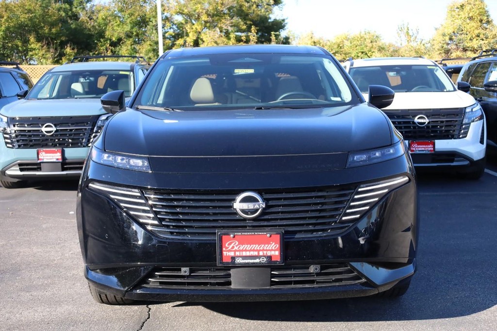 Nissan Murano Vehicle Full-screen Gallery Image 4