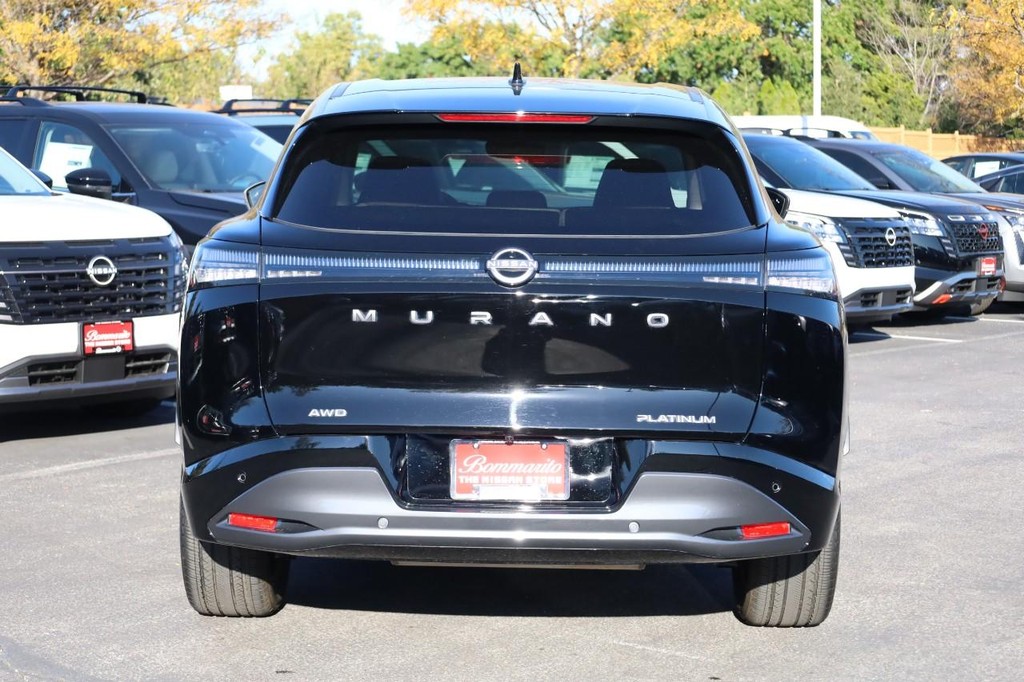 Nissan Murano Vehicle Full-screen Gallery Image 6