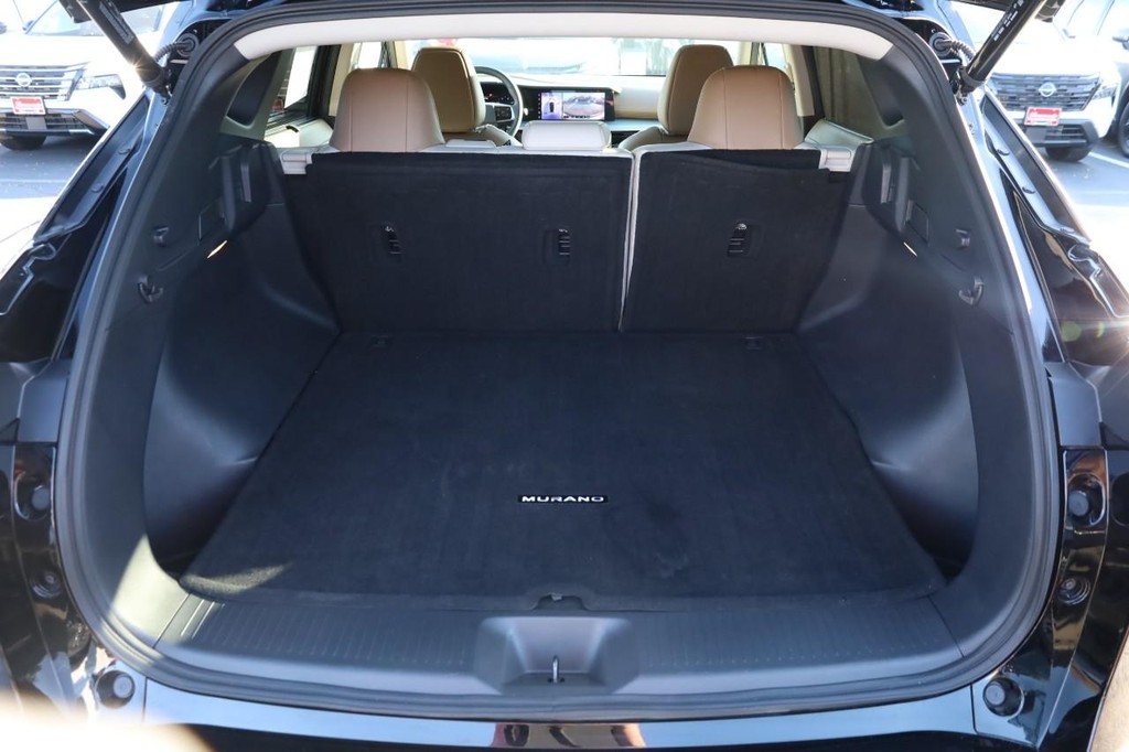 Nissan Murano Vehicle Full-screen Gallery Image 7