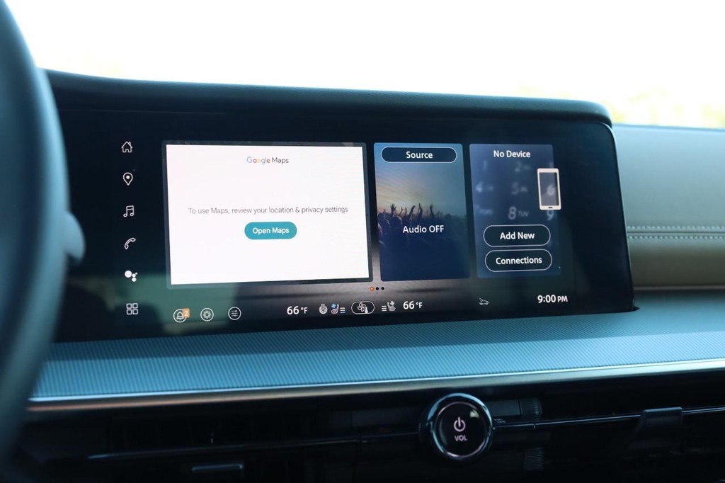 Nissan Murano Vehicle Full-screen Gallery Image 13