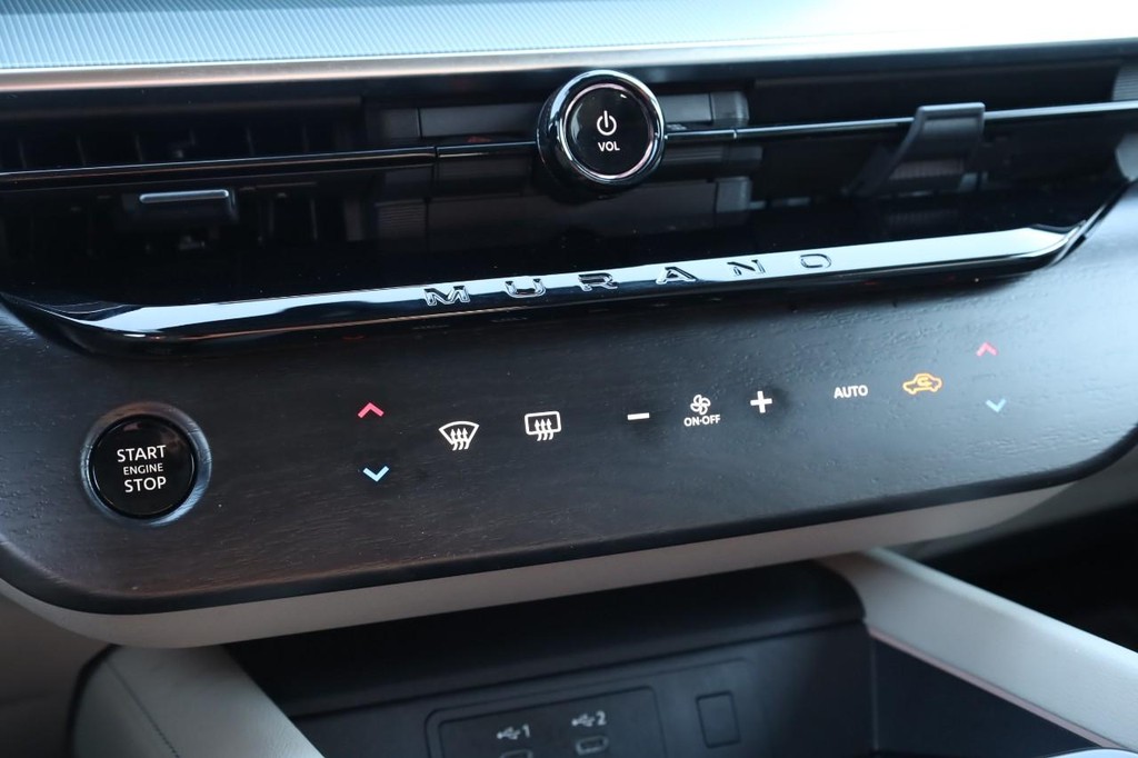 Nissan Murano Vehicle Full-screen Gallery Image 17