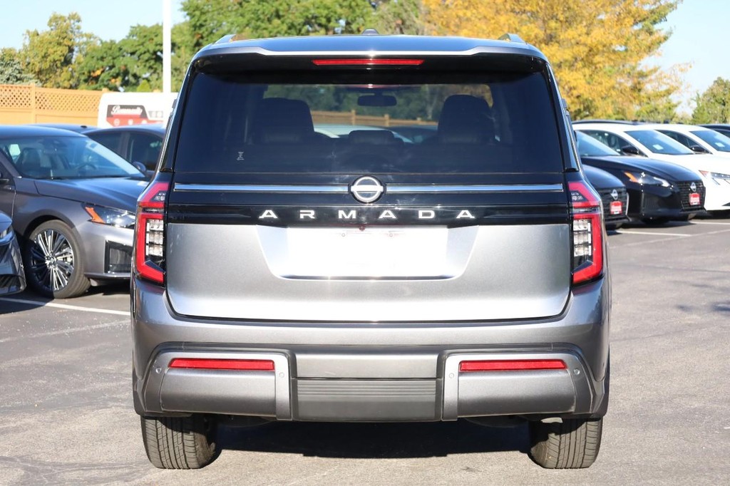 Nissan Armada Vehicle Full-screen Gallery Image 6
