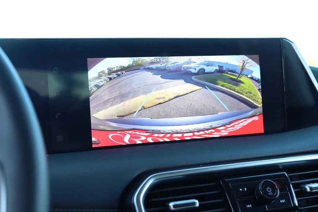 Nissan Armada Vehicle Full-screen Gallery Image 14