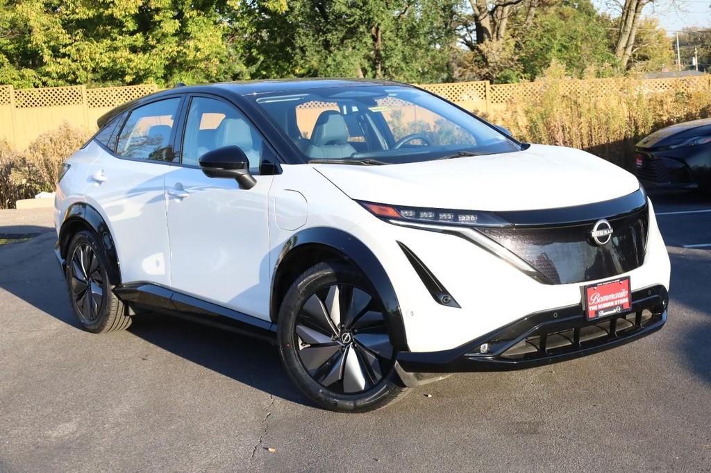 Nissan ARIYA Vehicle Full-screen Gallery Image 2