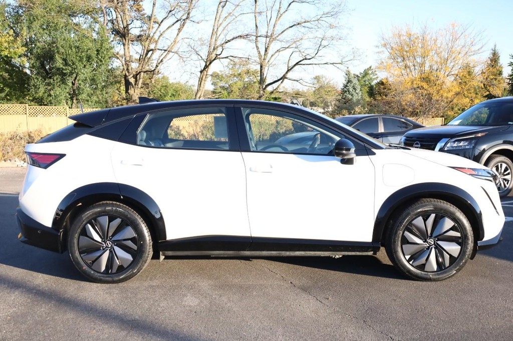 Nissan ARIYA Vehicle Full-screen Gallery Image 5