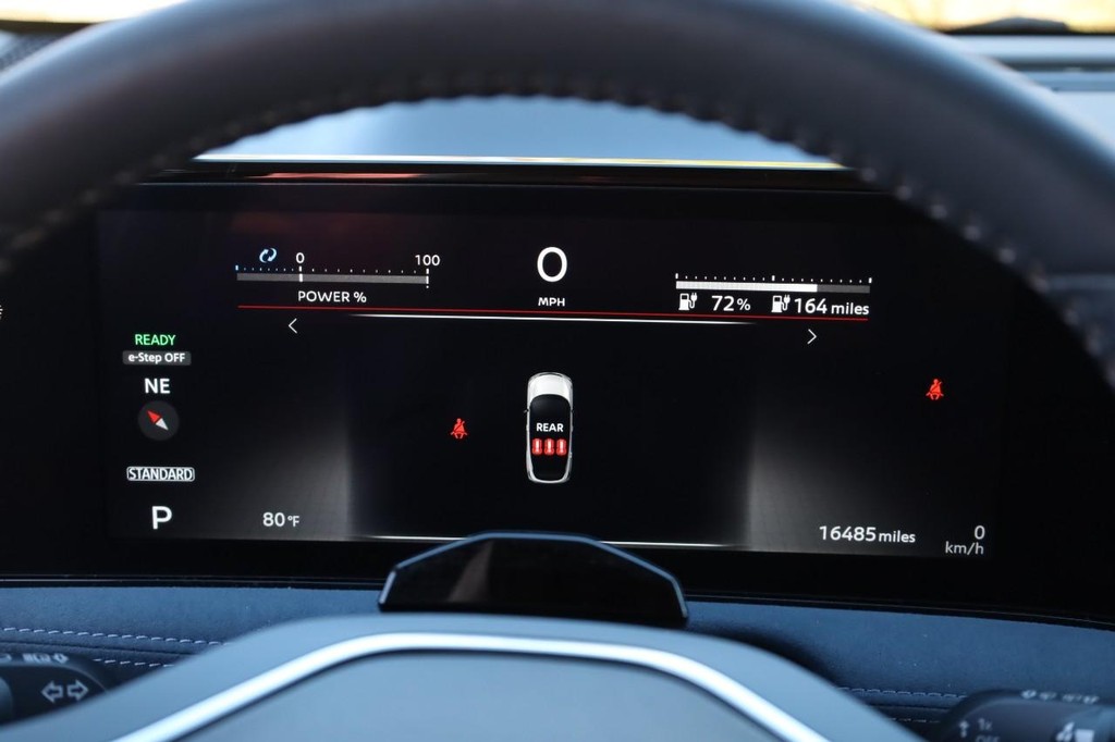 Nissan ARIYA Vehicle Full-screen Gallery Image 12