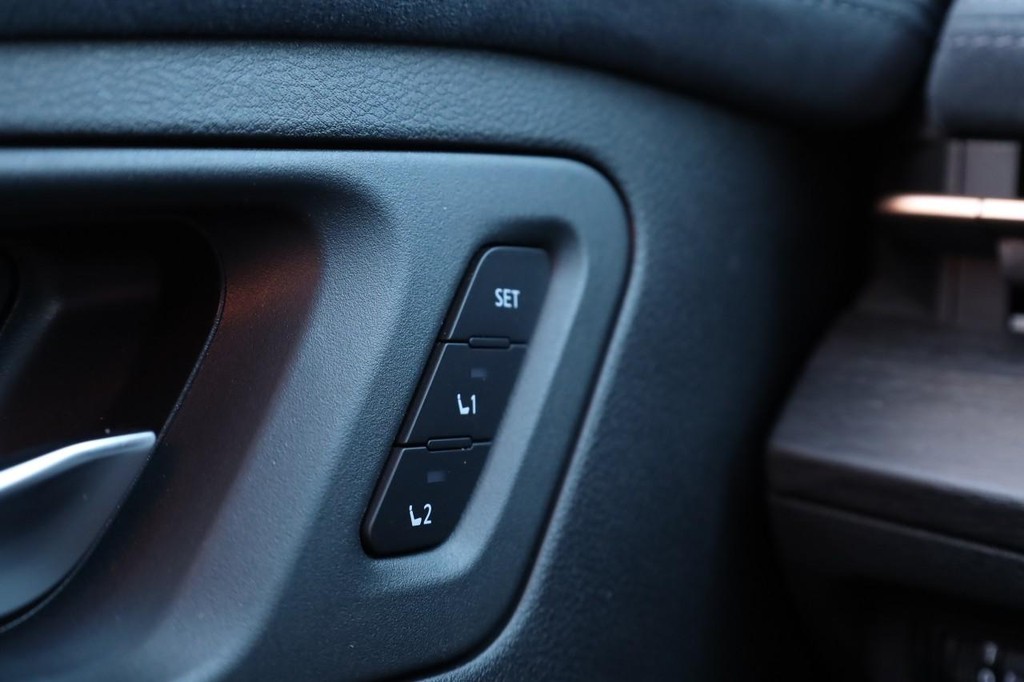 Nissan ARIYA Vehicle Full-screen Gallery Image 21
