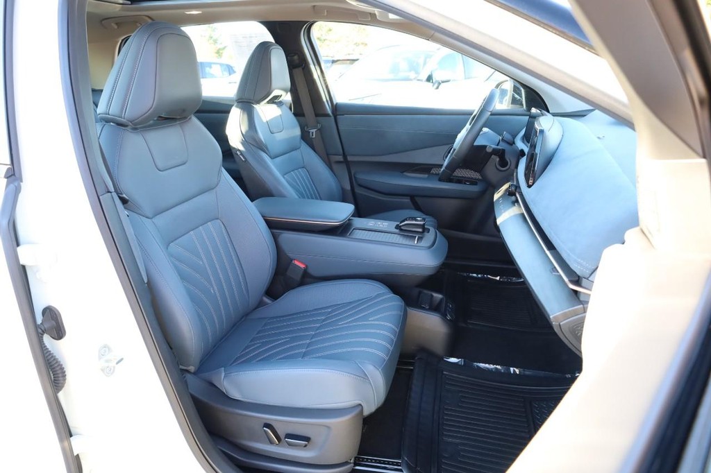 Nissan ARIYA Vehicle Full-screen Gallery Image 28