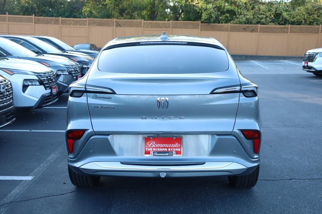 Buick Envista Vehicle Full-screen Gallery Image 6