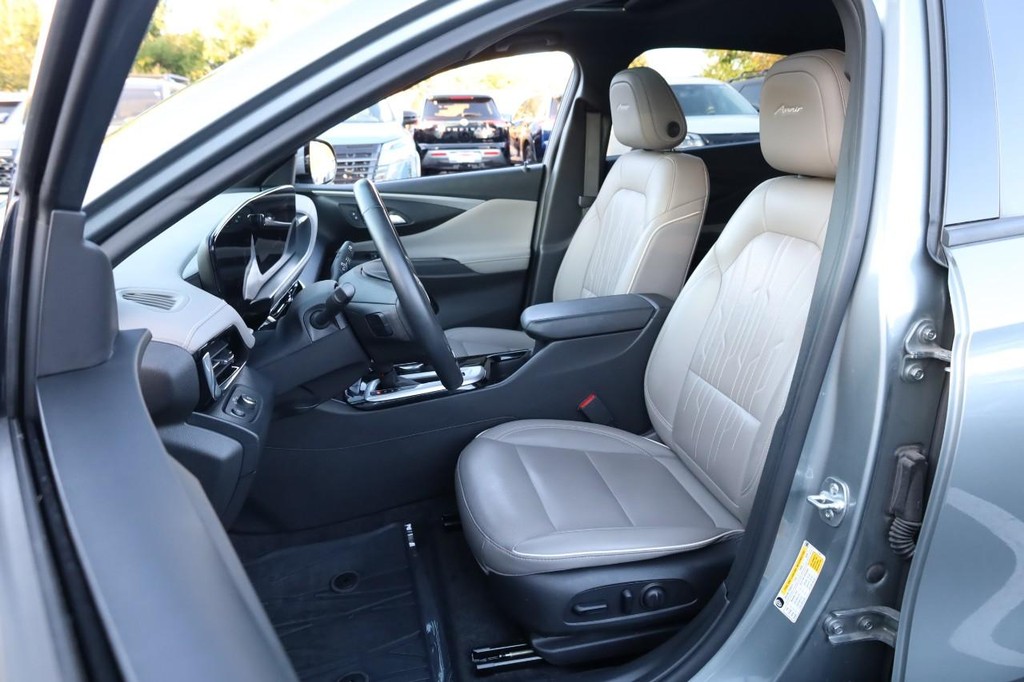 Buick Envista Vehicle Full-screen Gallery Image 8