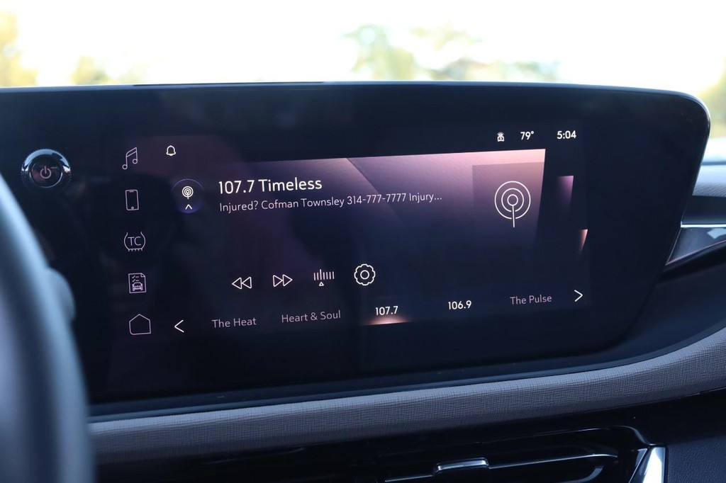 Buick Envista Vehicle Full-screen Gallery Image 12