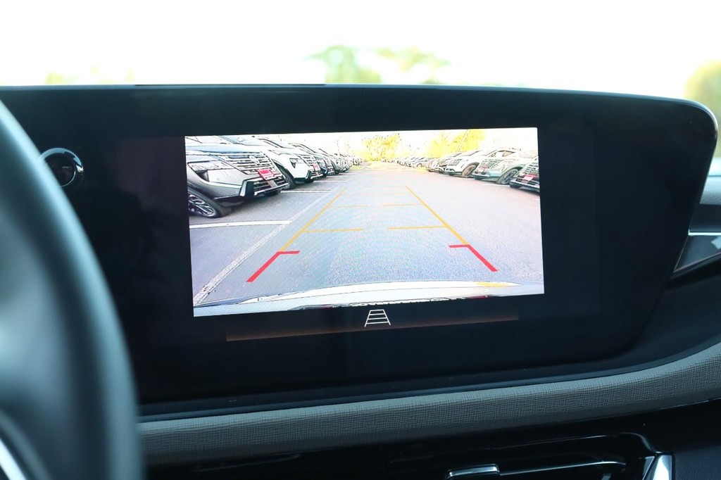 Buick Envista Vehicle Full-screen Gallery Image 13