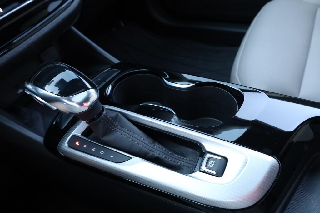 Buick Envista Vehicle Full-screen Gallery Image 16