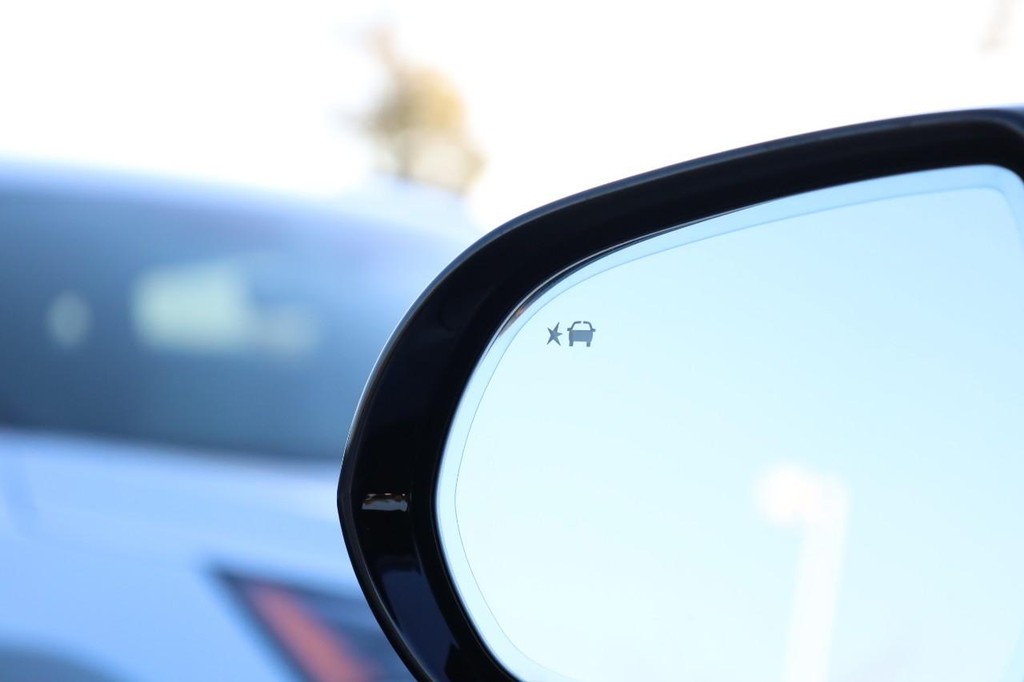 Buick Envista Vehicle Full-screen Gallery Image 20