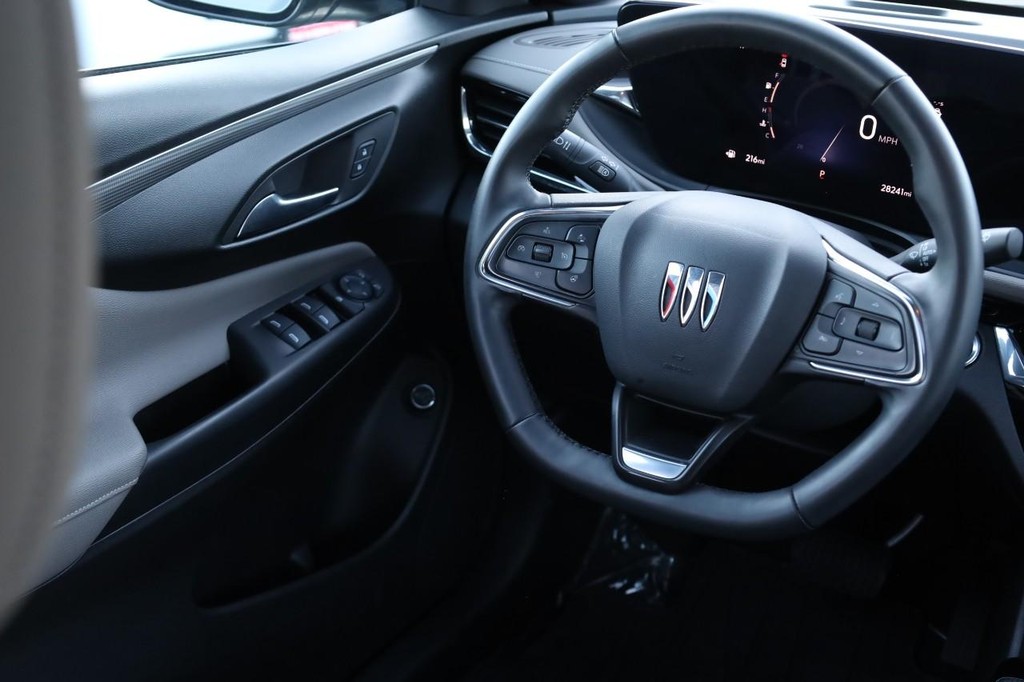 Buick Envista Vehicle Full-screen Gallery Image 24