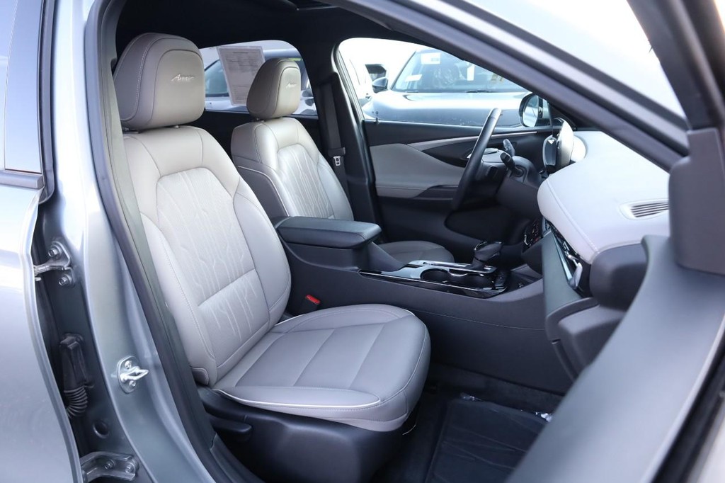 Buick Envista Vehicle Full-screen Gallery Image 25