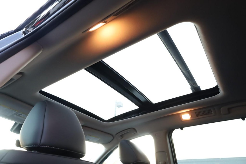 Nissan Pathfinder Vehicle Full-screen Gallery Image 12