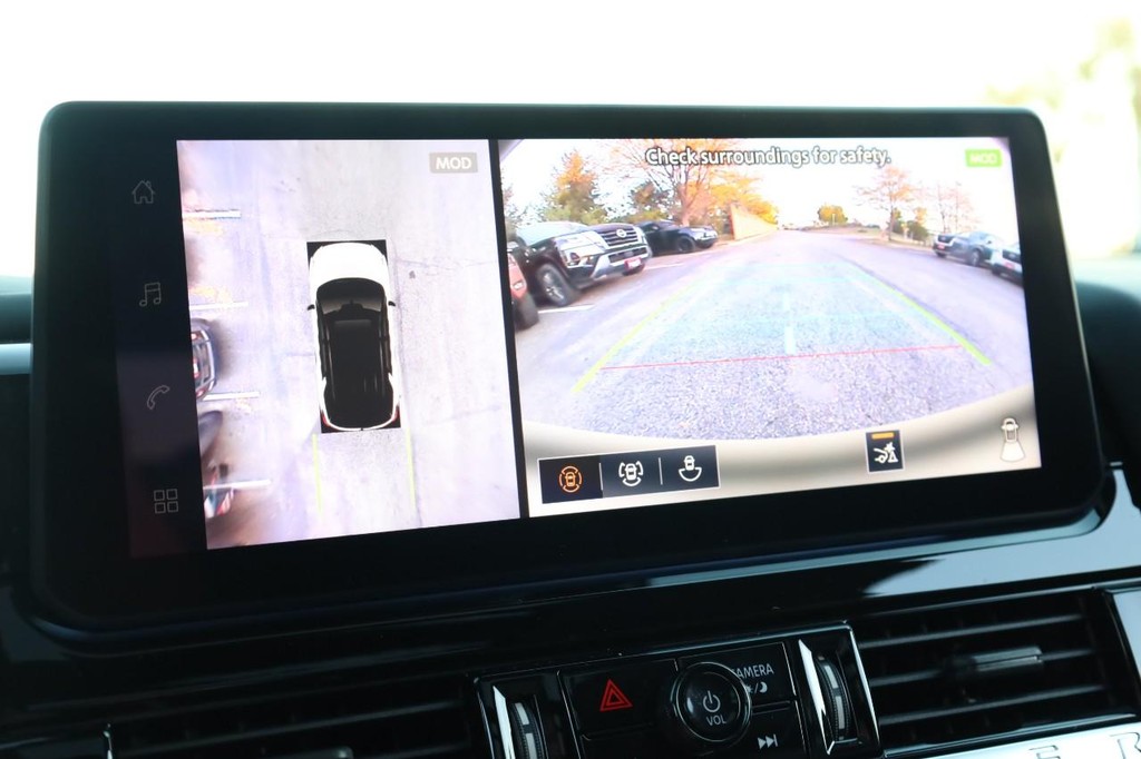 Nissan Pathfinder Vehicle Full-screen Gallery Image 16