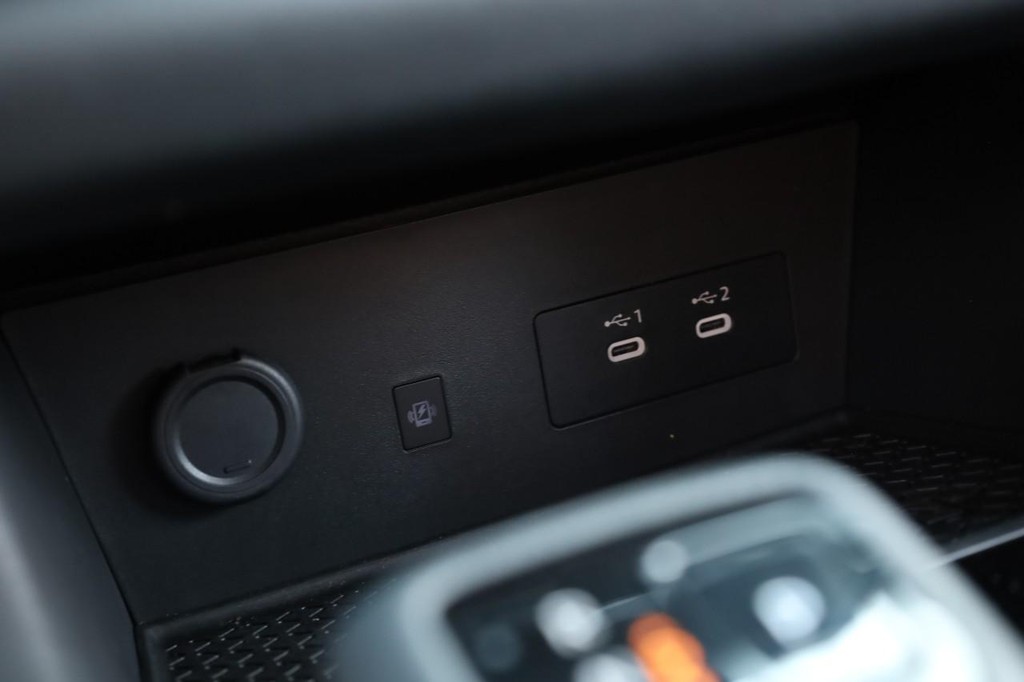 Nissan Pathfinder Vehicle Full-screen Gallery Image 19