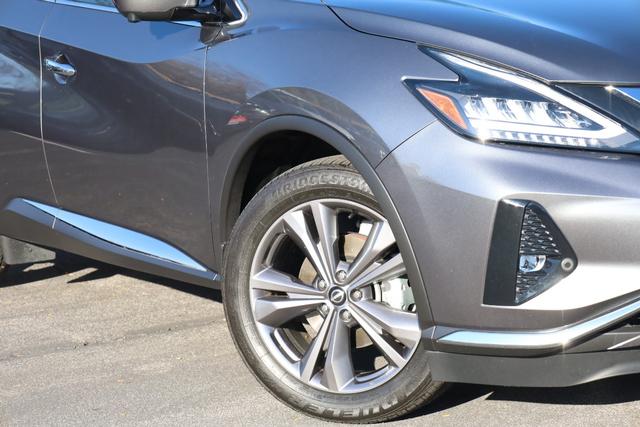 Nissan Murano Vehicle Full-screen Gallery Image 3