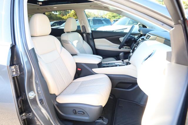 Nissan Murano Vehicle Full-screen Gallery Image 29