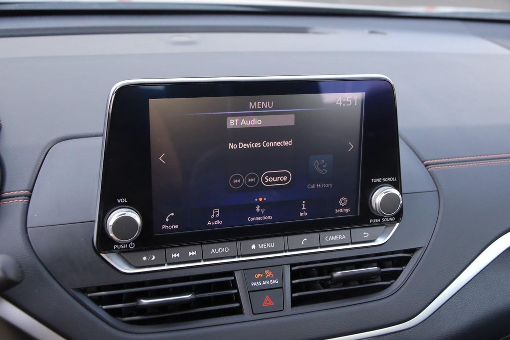 Nissan Altima Vehicle Image 19