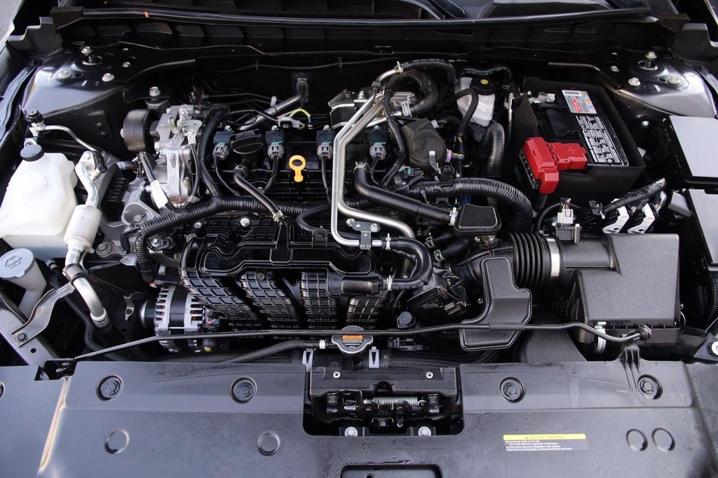 Nissan Altima Vehicle Image 27