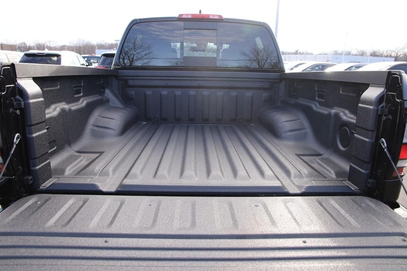 Nissan Frontier Vehicle Image 09