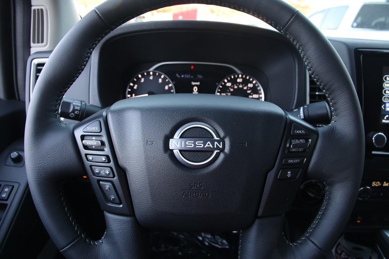 Nissan Frontier Vehicle Image 12