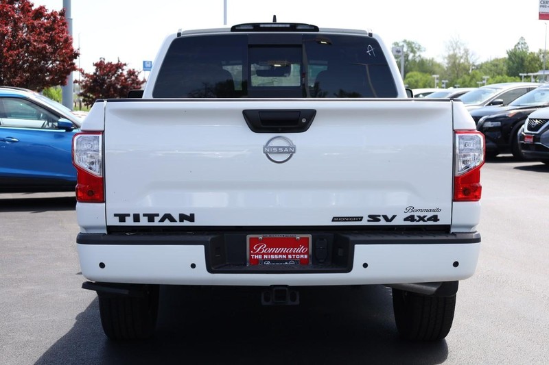 Nissan Titan Vehicle Image 08