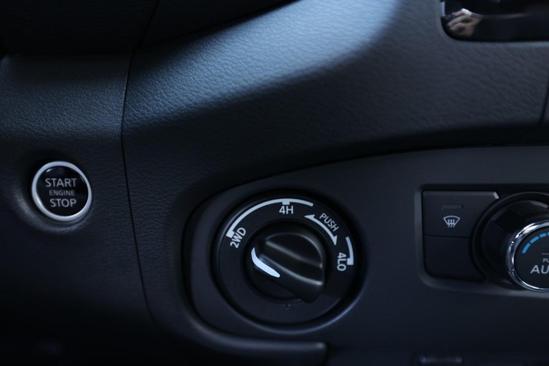 Nissan Frontier Vehicle Image 04