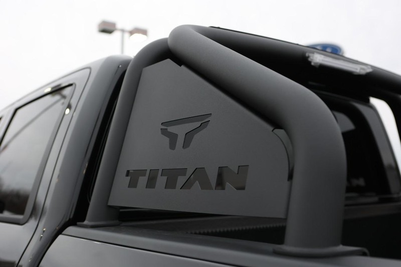 Nissan Titan Vehicle Image 10