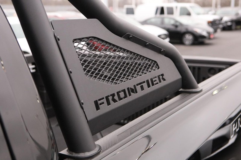 Nissan Frontier Vehicle Image 11