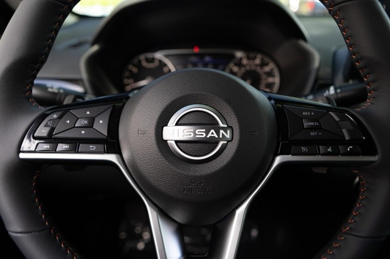 Nissan Altima Vehicle Image 09