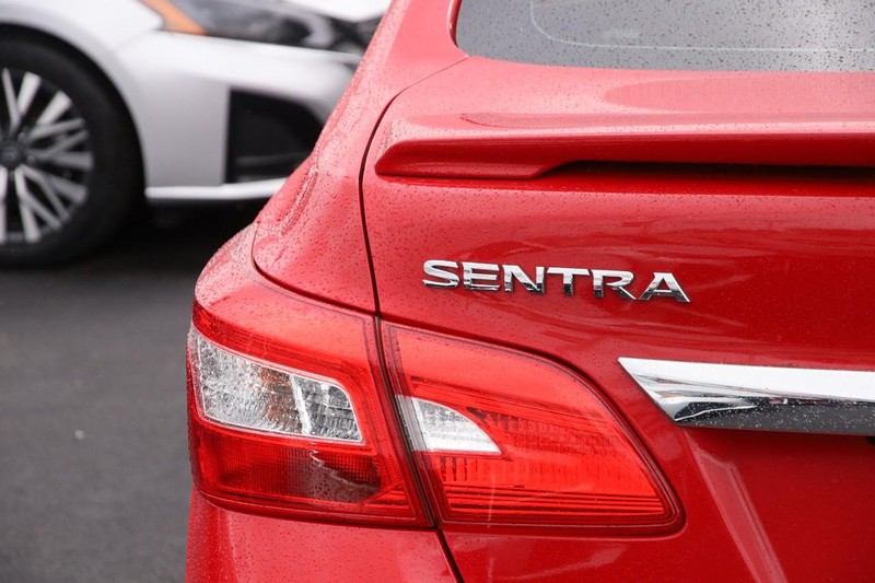 Nissan Sentra Vehicle Image 07