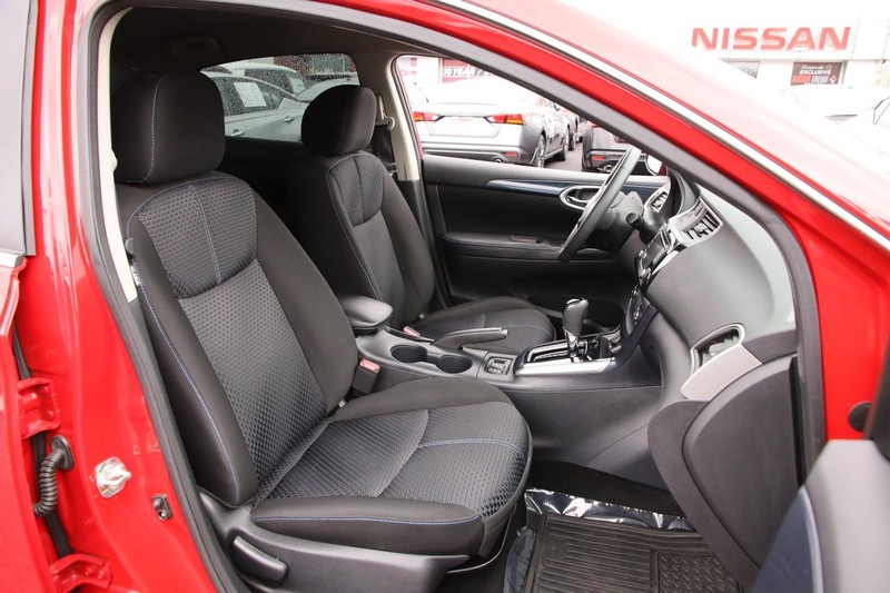 Nissan Sentra Vehicle Image 27