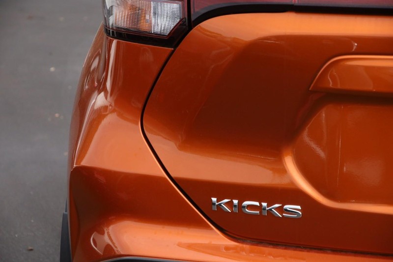 Nissan Kicks Vehicle Image 08