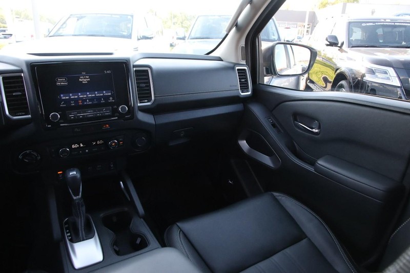Nissan Frontier Vehicle Image 28