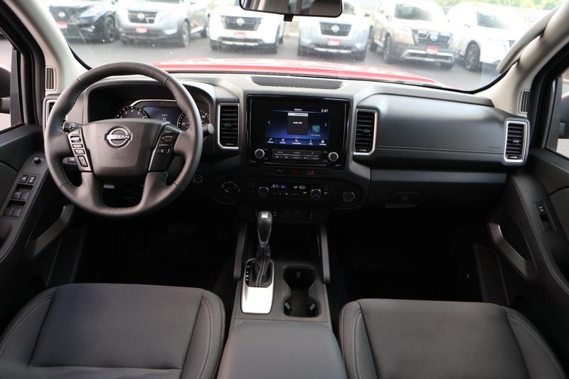 Nissan Frontier Vehicle Image 12