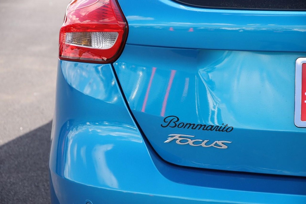 Ford Focus Vehicle Image 09