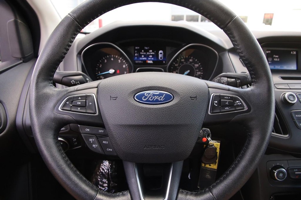 Ford Focus Vehicle Image 14
