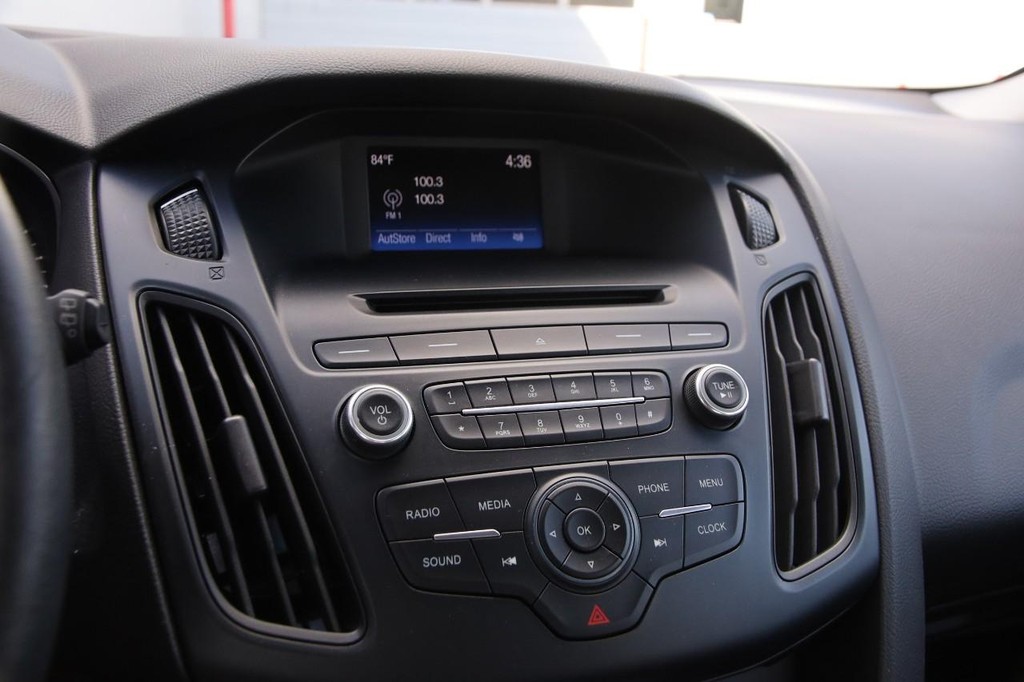 Ford Focus Vehicle Image 18