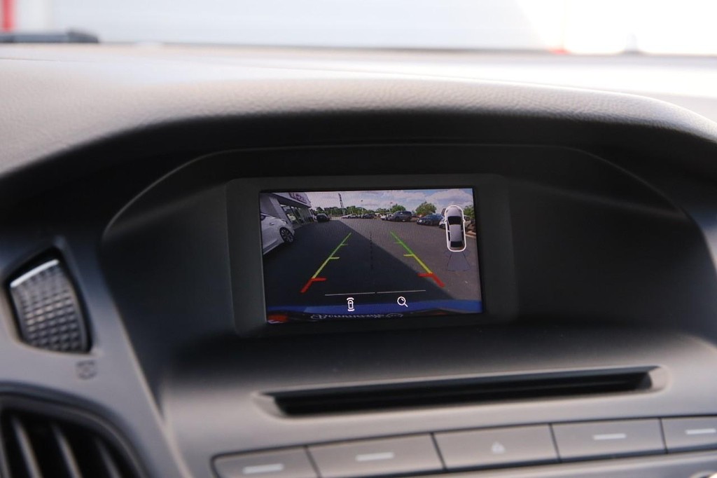 Ford Focus Vehicle Image 19