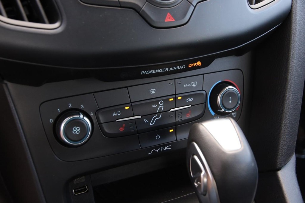 Ford Focus Vehicle Image 20