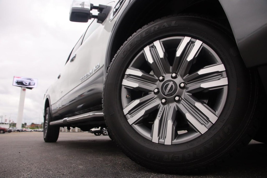 Nissan Titan XD Vehicle Image 05