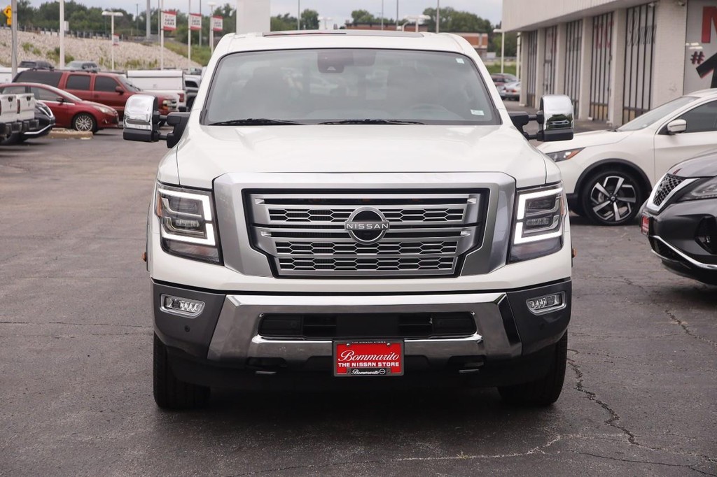 Nissan Titan XD Vehicle Image 06