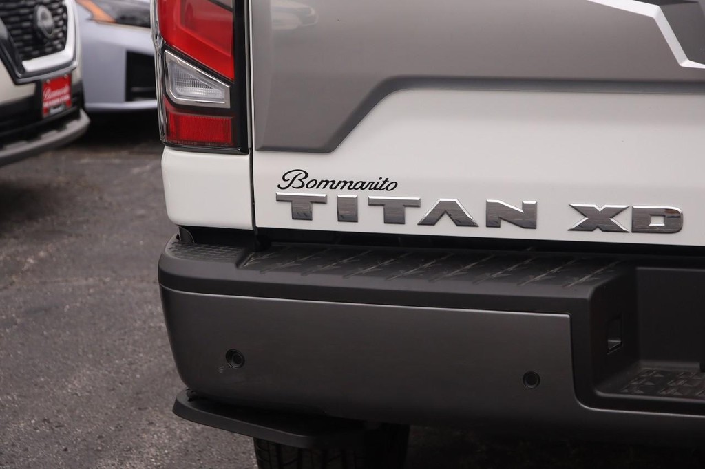 Nissan Titan XD Vehicle Image 09