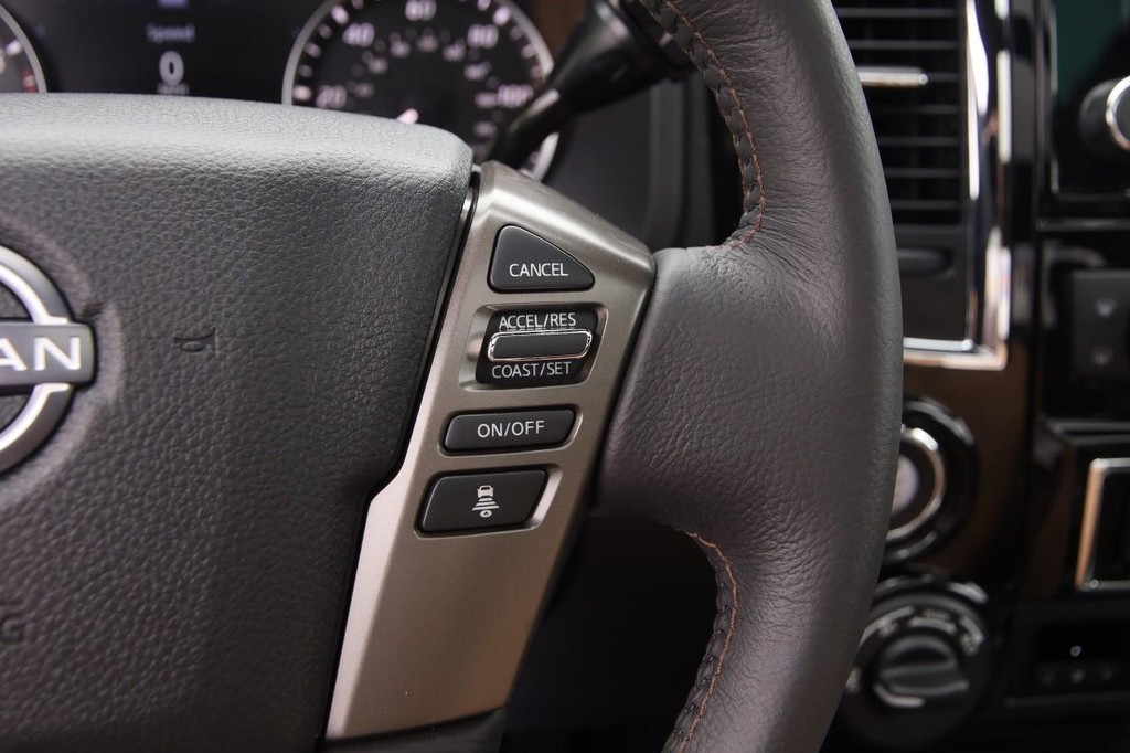 Nissan Titan XD Vehicle Image 17