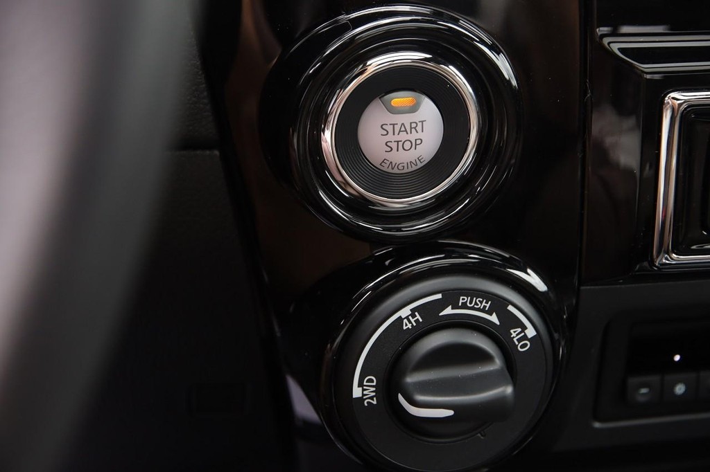 Nissan Titan XD Vehicle Image 19