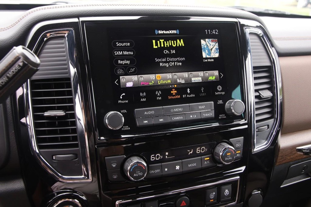 Nissan Titan XD Vehicle Image 20